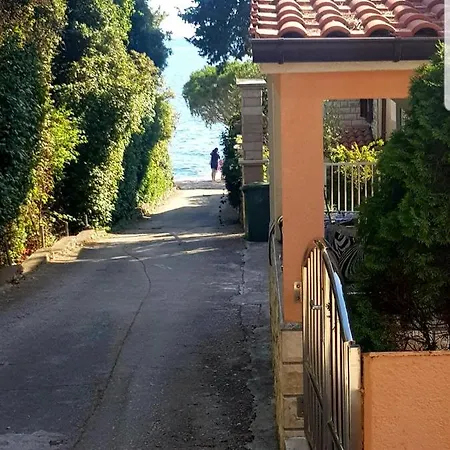 House 4